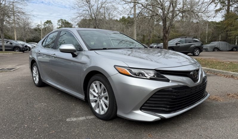 Used 2020 Toyota Camry LE full