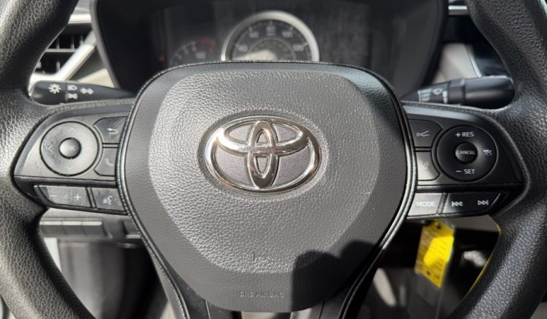 Used 2022 Toyota Corolla LE full